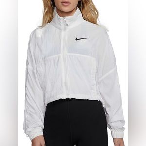 Nike woman’s nylon cropped jacket-NWT
